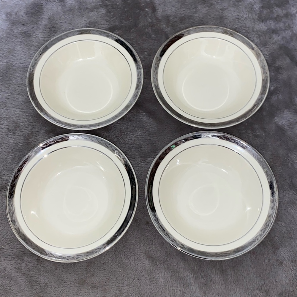 0305 Set of 4 Taylor, Smith Taylor Fruit/Dessert Bowls